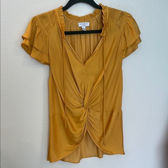 Current Air Yellow Twist Front Ruffle Blouse Size M - Picture 2 of 6